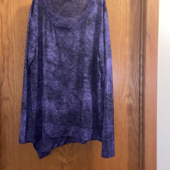 Top - Picture 2 of 6